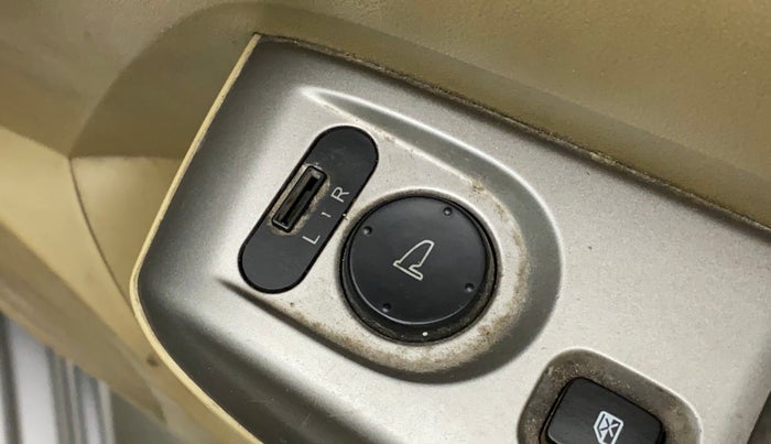 2010 Honda City 1.5L I-VTEC V MT, Petrol, Manual, 1,15,515 km, Left rear-view mirror - ORVM switch has minor damage
