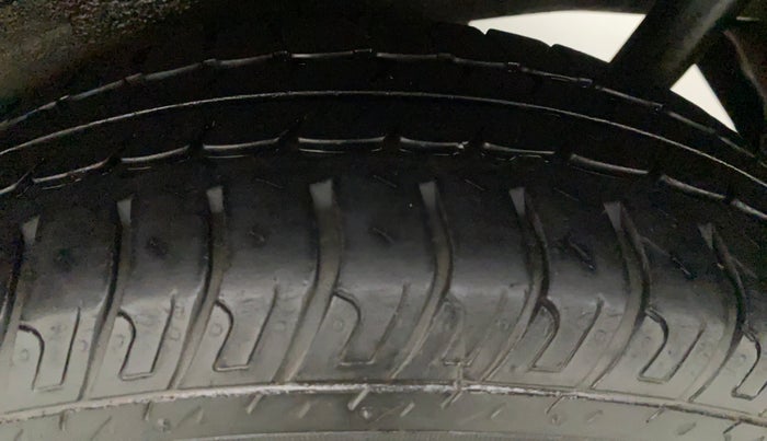 2011 Maruti Wagon R 1.0 VXI, Petrol, Manual, 41,074 km, Left Rear Tyre Tread