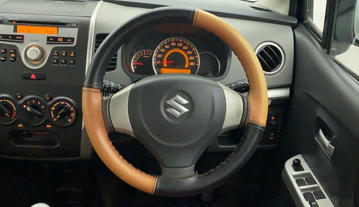 2011 Maruti Wagon R 1.0 VXI, Petrol, Manual, 41,074 km, Steering Wheel Close Up