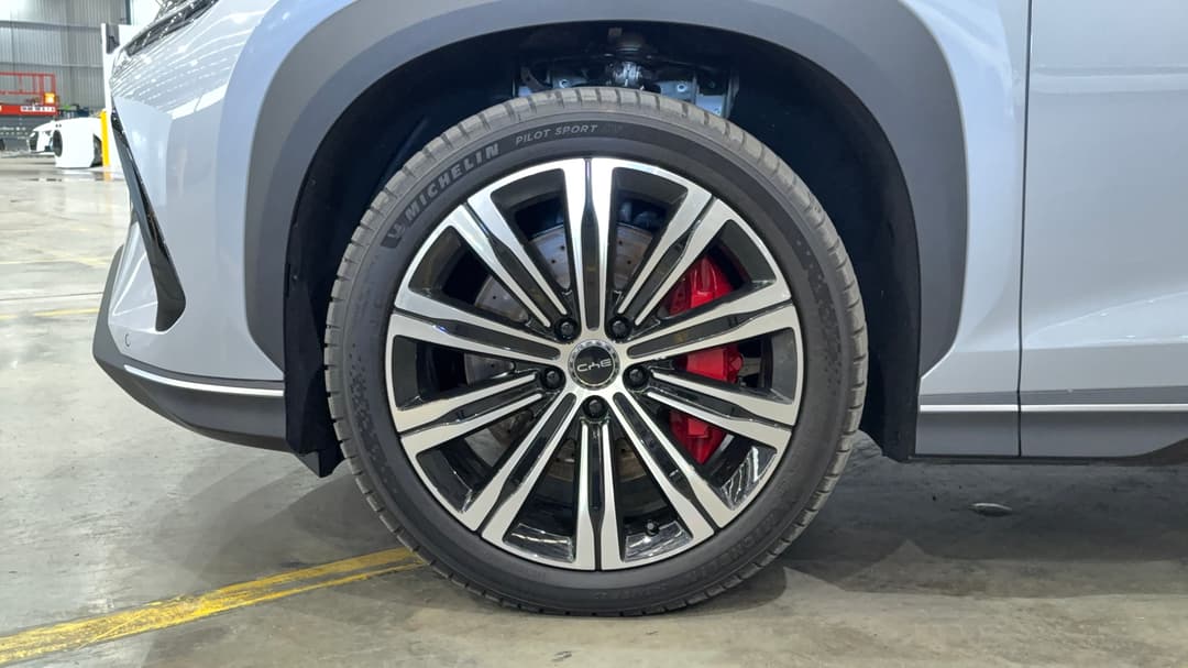 2025 Byd Sealion 7 Performance, Automatic, 3655 km, Left Front Wheel