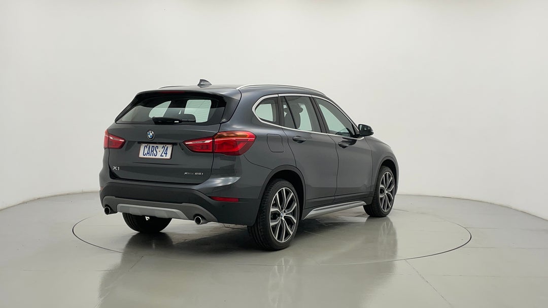 Right Back Diagonal (45- Degree) View