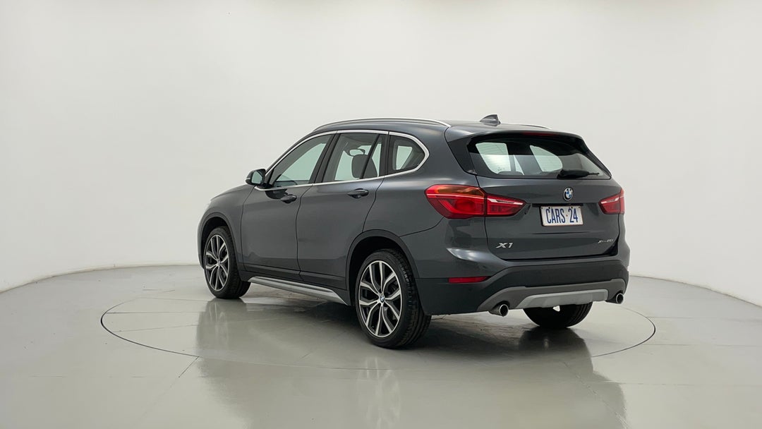 Left Back Diagonal (45- Degree) View