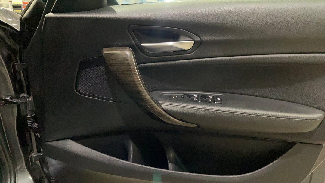 2017 BMW 1 18d Sport Line, Automatic, 66157 km, Speaker View