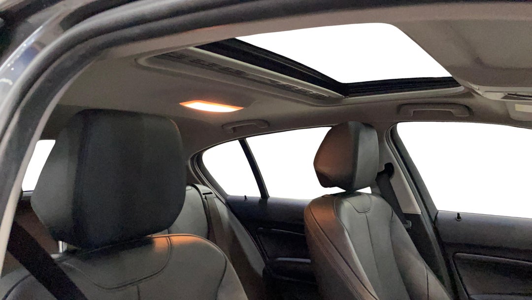 2017 BMW 1 18d Sport Line, Automatic, 66157 km, Interior Sunroof/Moonroof