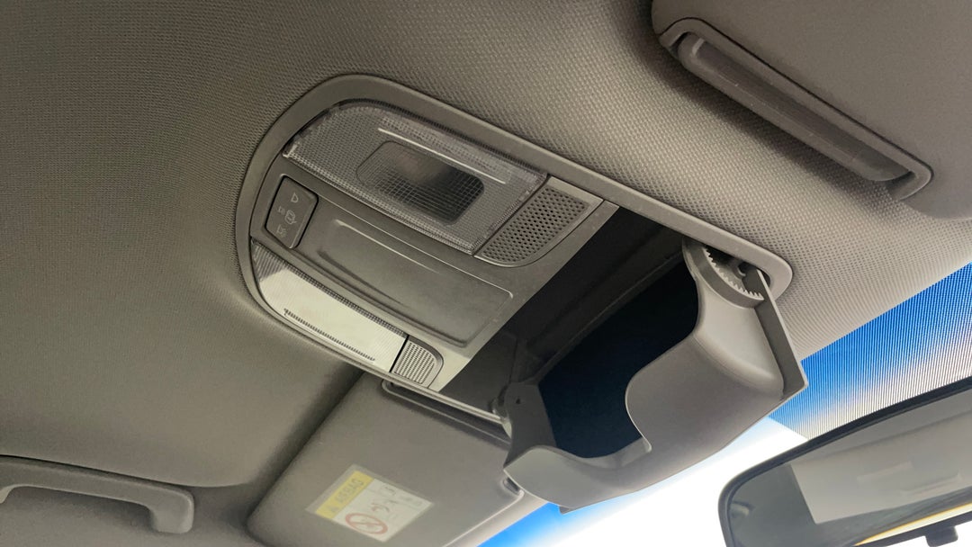 On-Roof Controls/Sunglass holder
