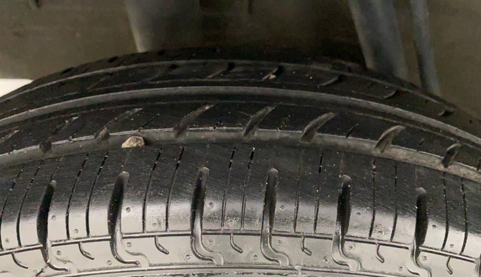 2018 Renault Kwid RXT 0.8 (O), Petrol, Manual, 61,217 km, Right Rear Tyre Tread