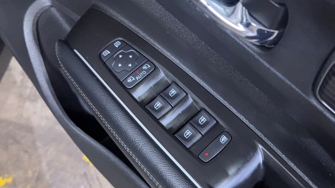 2023 Renault Koleos Zen (4x2), Automatic, 65370 km, Drivers Side Door Panel Controls