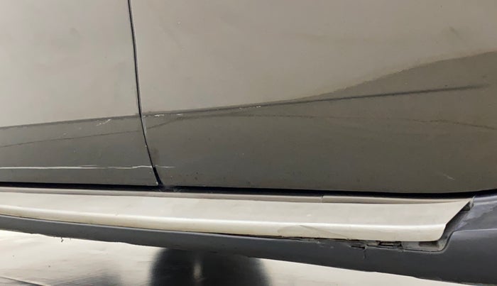 2019 Renault Duster 110 PS RXZ MT DIESEL, Diesel, Manual, 80,160 km, Left running board - Cladding has minor damage