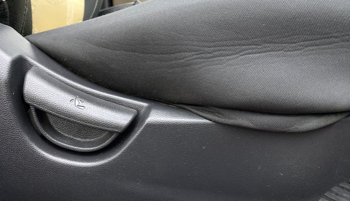 2017 Hyundai Grand i10 MAGNA 1.2 KAPPA VTVT, Petrol, Manual, 25,836 km, Driver Side Adjustment Panel