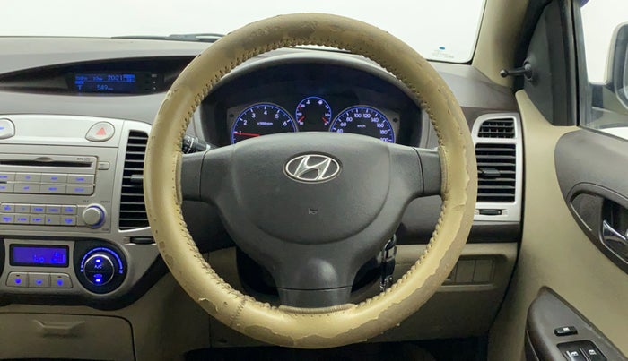 2011 Hyundai i20 MAGNA (O) 1.2, Petrol, Manual, 83,110 km, Steering wheel - Steering cover is minor torn