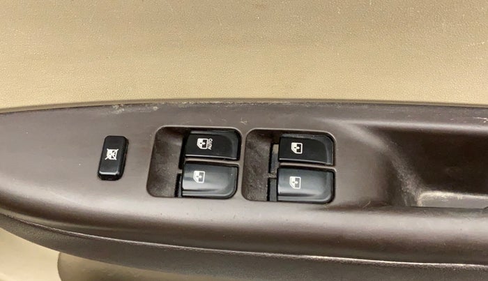 2011 Hyundai i20 MAGNA (O) 1.2, Petrol, Manual, 83,110 km, Right front window switch / handle - Master window function not working
