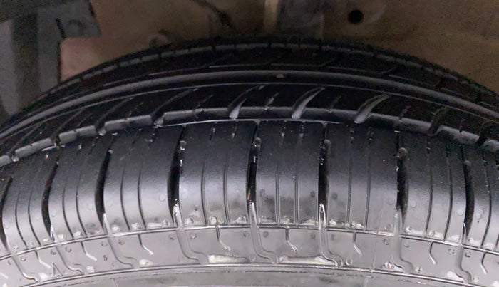 2017 Maruti Swift Dzire VDI OPT, Diesel, Manual, 74,039 km, Left Front Tyre Tread