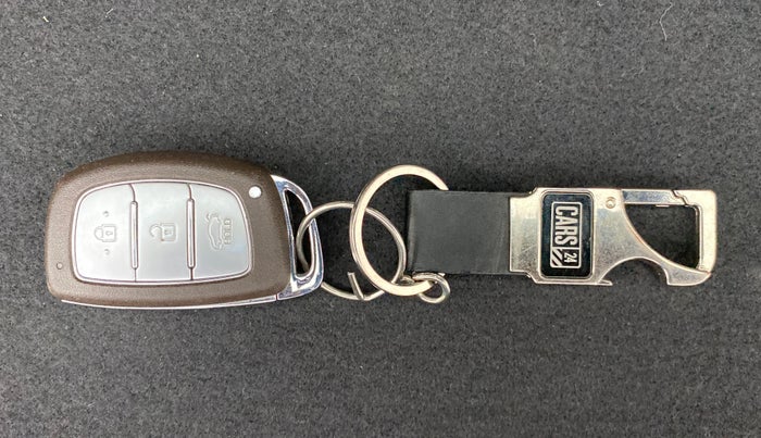 2019 Hyundai Grand i10 ASTA 1.2 VTVT, Petrol, Manual, 44,848 km, Key Close Up