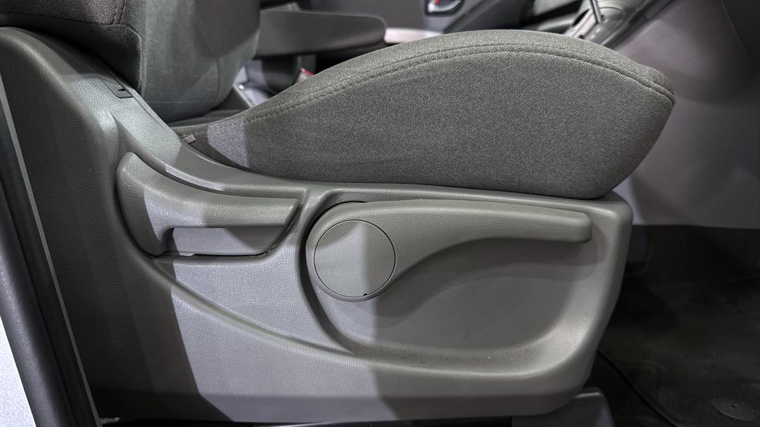 2019 Hyundai Imax Active, Automatic, 39179 km, Drivers Side Adjustment Panel