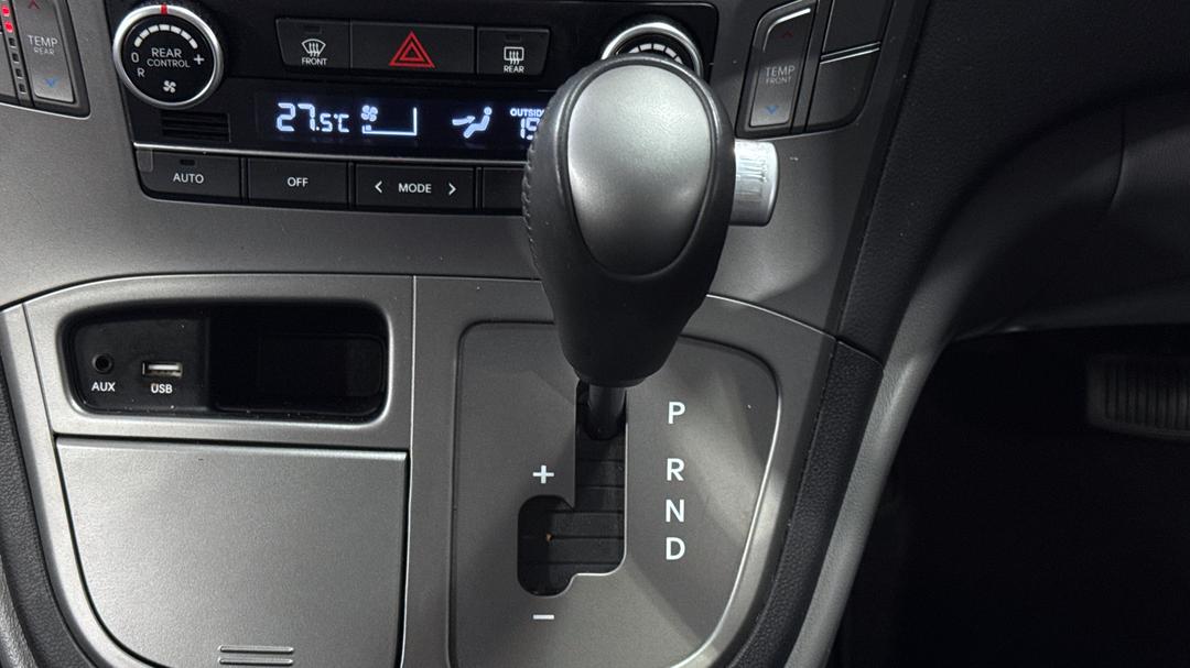 2019 Hyundai Imax Active, Automatic, 39179 km, Gear Lever 
