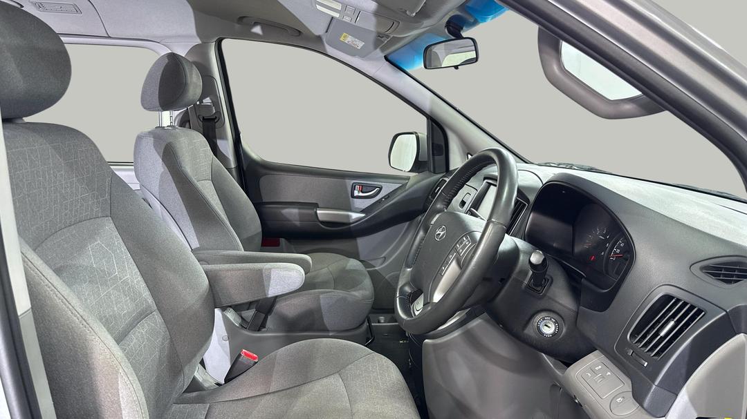 2019 Hyundai Imax Active, Automatic, 39179 km, Right Side Front Door Cabin View
