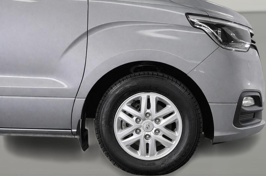 2019 Hyundai Imax Active, Automatic, 39179 km, Right Front Wheel