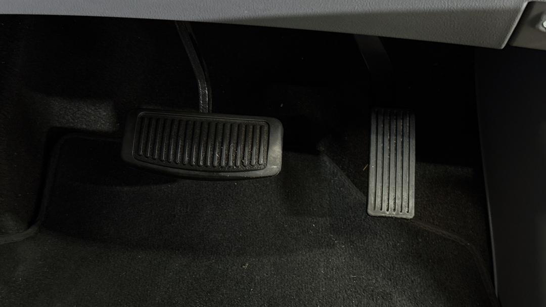 2019 Hyundai Imax Active, Automatic, 39179 km, Pedals and Footmat
