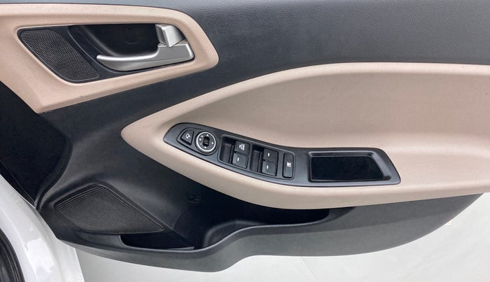 2020 Hyundai Elite i20 1.2 SPORTS PLUS VTVT, Petrol, Manual, 35,767 km, Driver Side Door Panels Control