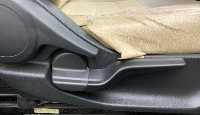 2019 Honda Amaze 1.2 SMT I VTEC, CNG, Manual, 70,306 km, Driver Side Adjustment Panel