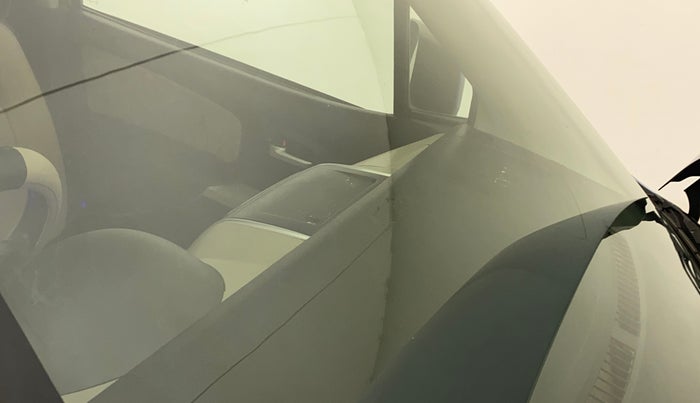 2014 Maruti Wagon R 1.0 VXI, Petrol, Manual, 92,463 km, Front windshield - Minor spot on windshield