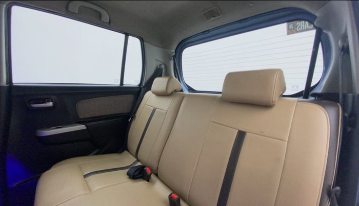2014 Maruti Wagon R 1.0 VXI, Petrol, Manual, 92,463 km, Right Side Rear Door Cabin