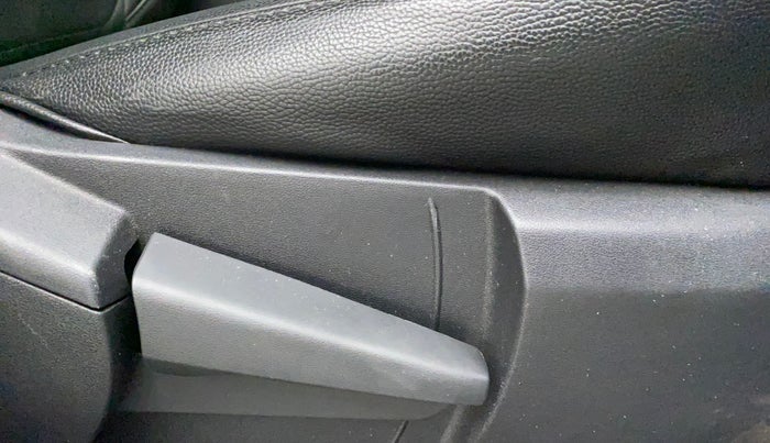 2022 Renault Kiger RXZ MT, Petrol, Manual, 10,910 km, Driver Side Adjustment Panel