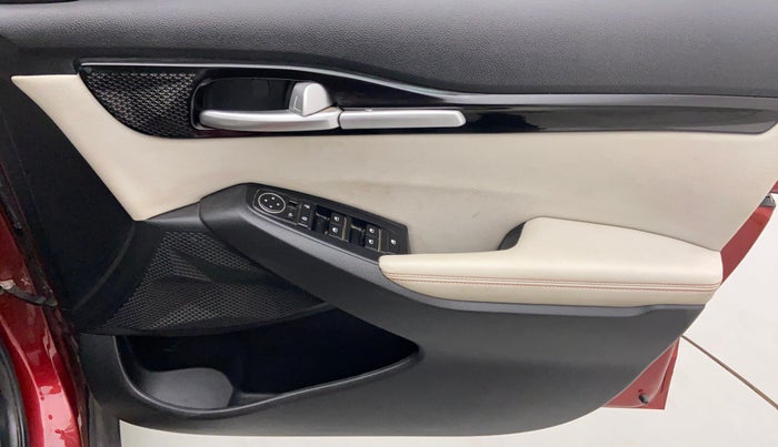 2019 KIA SELTOS GTX+ 1.4 MT, Petrol, Manual, 13,171 km, Driver Side Door Panels Control