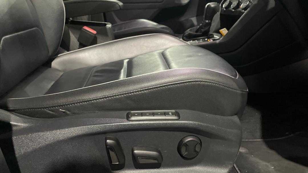 2017 Volkswagen Tiguan 162 Tsi Highline, Automatic, 112800 km, Drivers Side Adjustment Panel