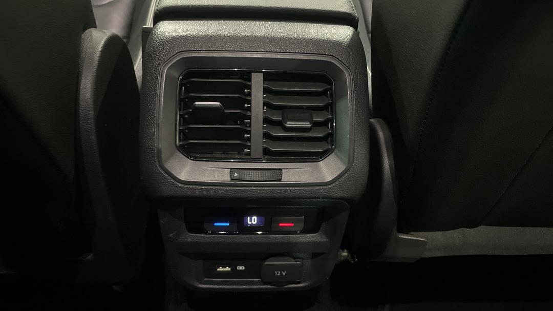 2017 Volkswagen Tiguan 162 Tsi Highline, Automatic, 112800 km, Rear A/C Vent