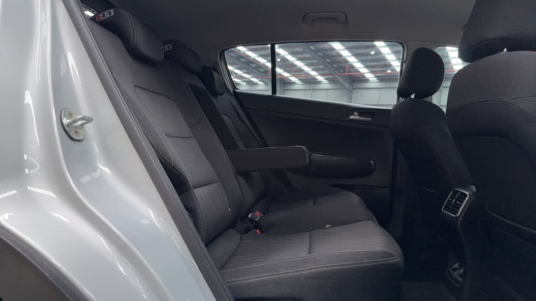 2018 Kia Sportage Si (FWD), Automatic, 175810 km, Right Side Rear Door Cabin View
