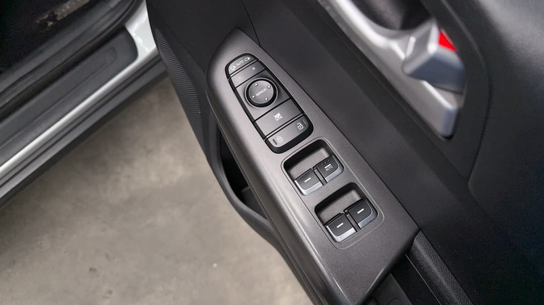 2018 Kia Sportage Si (FWD), Automatic, 175810 km, Drivers Side Door Panel Controls