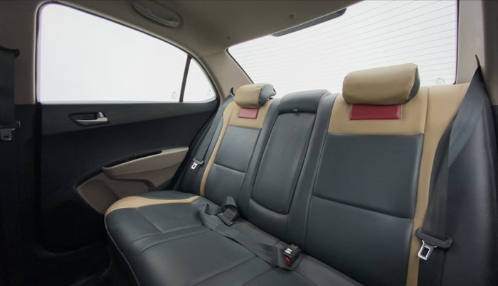 2014 Hyundai Xcent SX 1.2 OPT, Petrol, Manual, 31,473 km, Right Side Rear Door Cabin