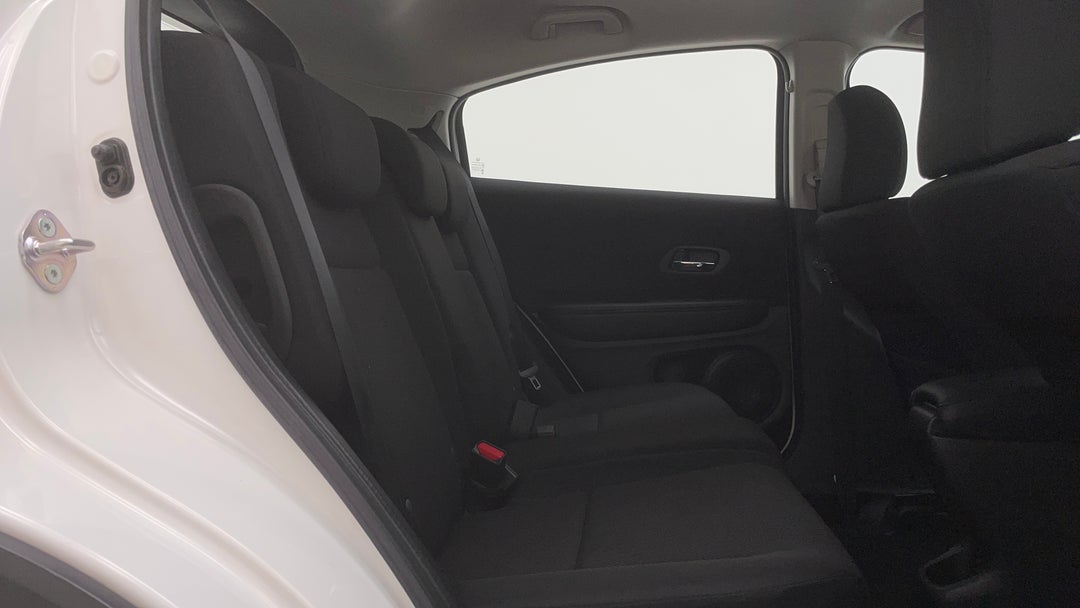 2016 Honda HR-V Vti, Automatic, 41897 km, Right Side Rear Door Cabin View