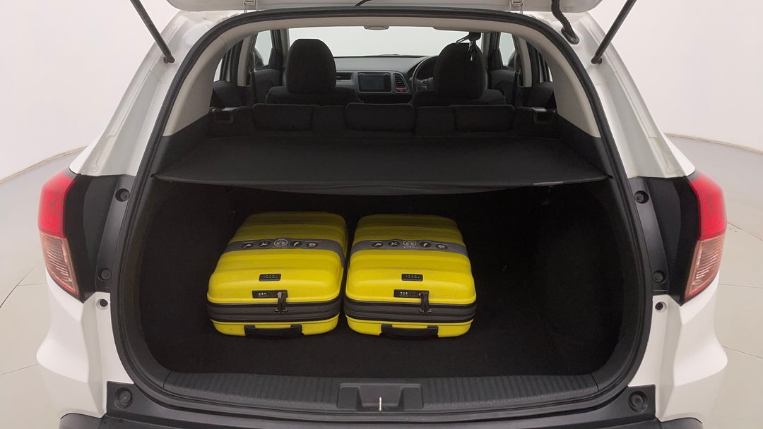 2016 Honda HR-V Vti, Automatic, 41897 km, Boot Inside View with Luggage