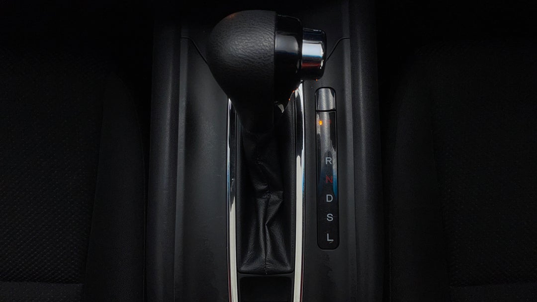 2016 Honda HR-V Vti, Automatic, 41897 km, Gear Lever 