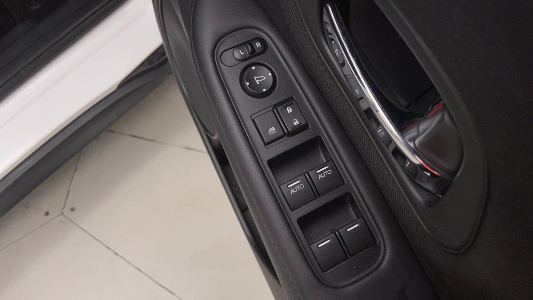 2016 Honda HR-V Vti, Automatic, 41897 km, Drivers Side Door Panel Controls