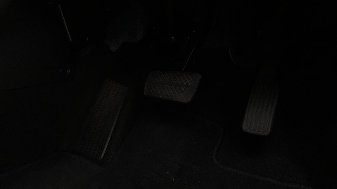 2016 Honda HR-V Vti, Automatic, 41897 km, Pedals and Footmat