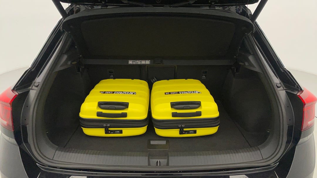 2021 Volkswagen T-roc 140tsi Sport, Automatic, 60578 km, Boot Inside View with Luggage