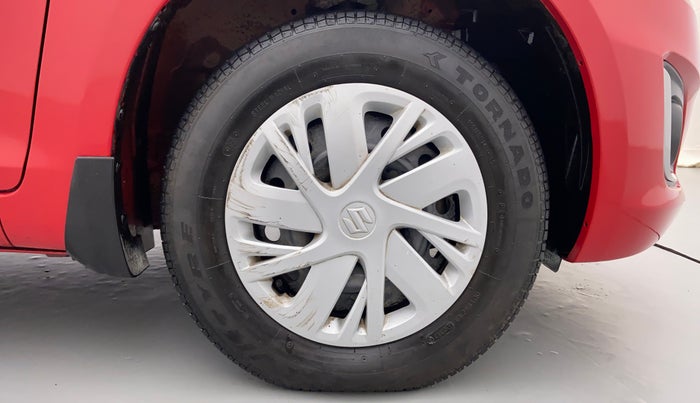 2017 Maruti Swift VXI D, Petrol, Manual, 20,287 km, Right Front Wheel