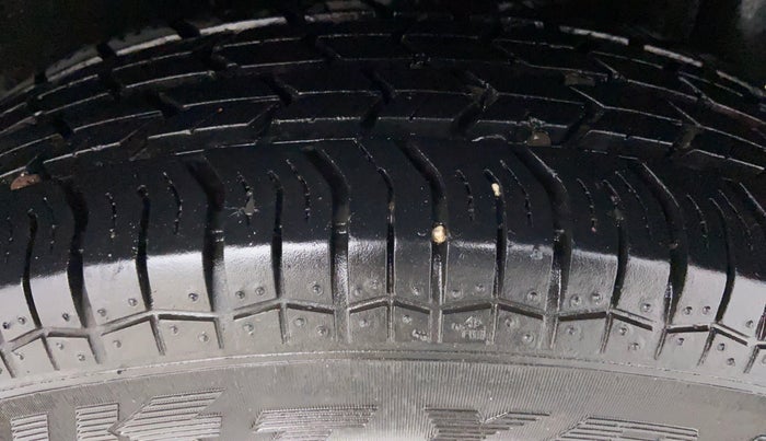 2017 Maruti Swift VXI D, Petrol, Manual, 20,287 km, Left Rear Tyre Tread