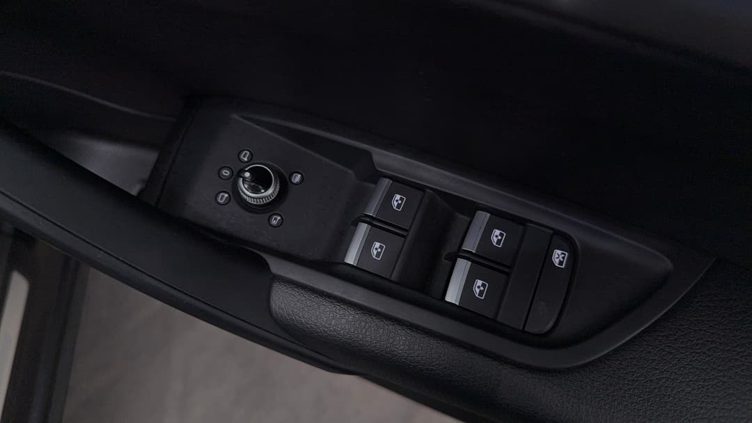 2021 Audi Q5 40 Tdi Quattro Launch Ed Mhev, Automatic, 71979 km, Drivers Side Door Panel Controls