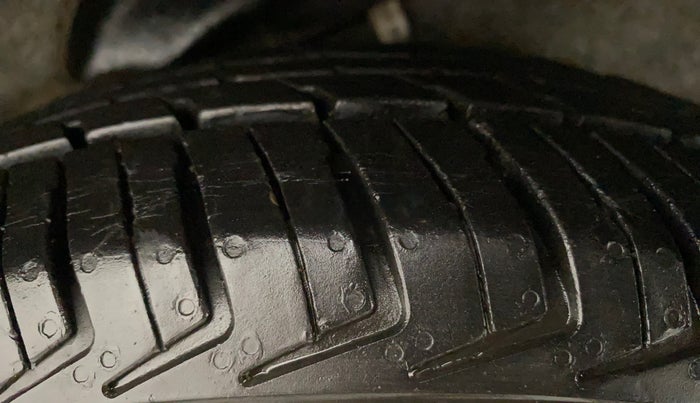 2011 Hyundai i10 MAGNA 1.2, Petrol, Manual, 66,818 km, Left Rear Tyre Tread