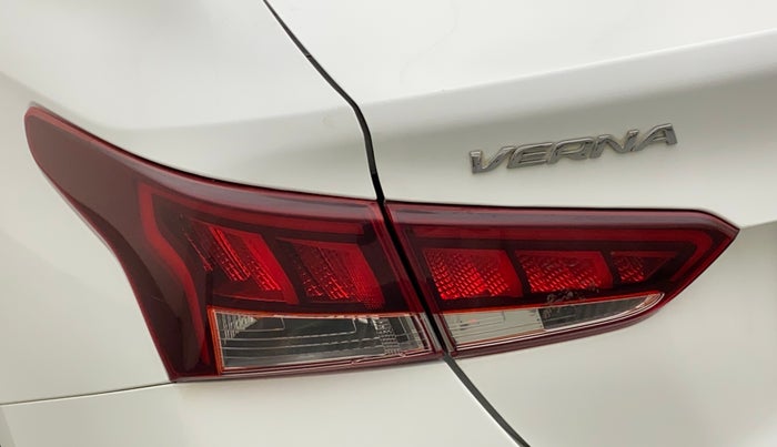 2020 Hyundai Verna SX 1.5 VTVT, Petrol, Manual, 30,138 km, Left tail light - < 2 inches,no. = 2