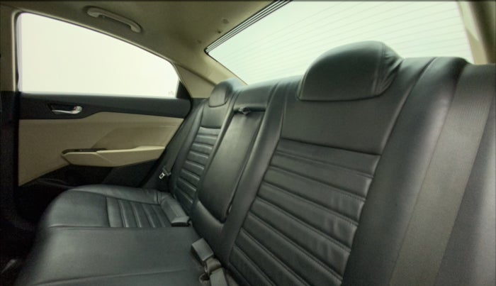 2020 Hyundai Verna SX 1.5 VTVT, Petrol, Manual, 30,138 km, Right Side Rear Door Cabin