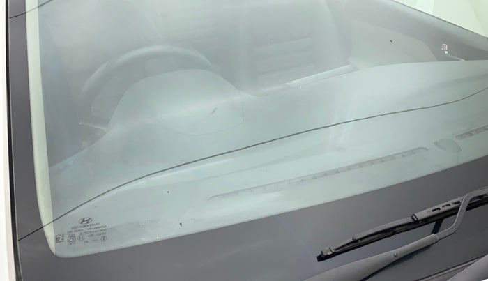 2020 Hyundai Verna SX 1.5 VTVT, Petrol, Manual, 30,138 km, Front windshield - Minor spot on windshield