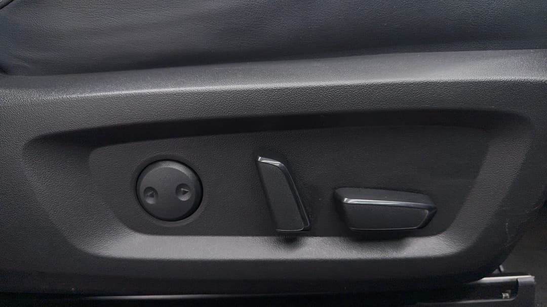 2022 Mitsubishi Outlander Aspire 7 Seat (2WD), Automatic, 78881 km, Drivers Side Adjustment Panel