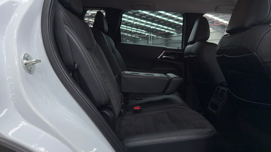 2022 Mitsubishi Outlander Aspire 7 Seat (2WD), Automatic, 78881 km, Right Side Rear Door Cabin View