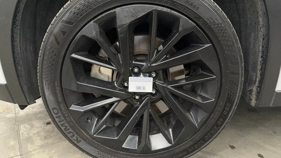 2022 Mitsubishi Outlander Aspire 7 Seat (2WD), Automatic, 78881 km, Wheels Rim Front LHS Gutter Rash