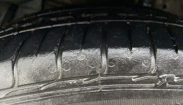 2014 Maruti Ertiga VDI ABS, Diesel, Manual, 1,46,493 km, Left Front Tyre Tread